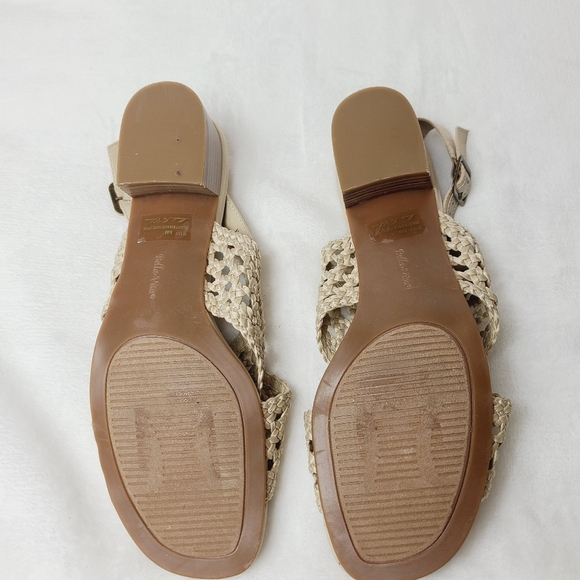 NWOT BELLA VITA Sahara slingback sandals,  natural woven - Picture 5 of 7